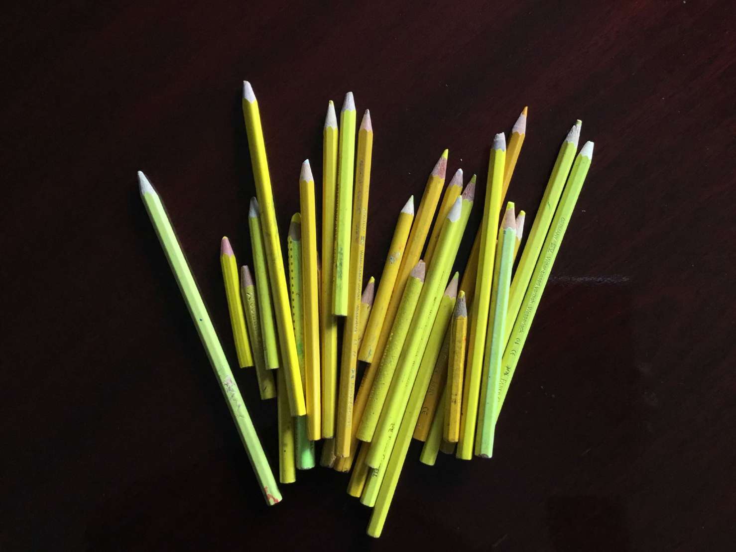  Bunstifte - Farbe - Gelb